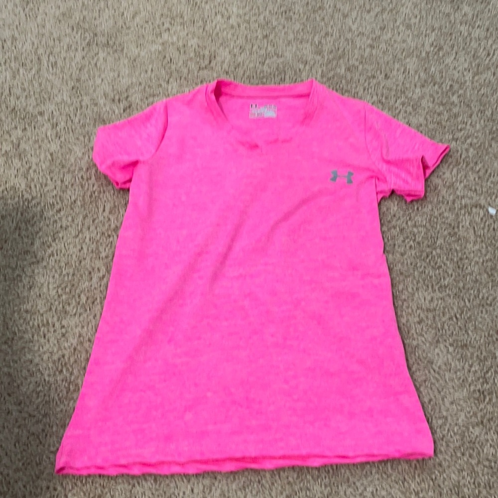 Medium pink heat gear under armor shirt